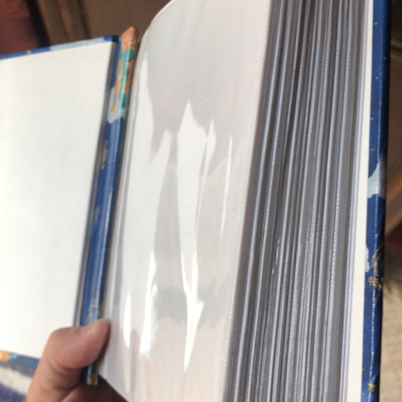 Cherub Photo Album - 100 slots for 5 1/2 x 7 1/2 photos - Picture 2 of 3